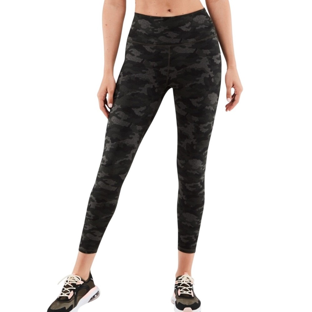 Fabletics Womens PowerHold High Waisted 7/8 Legging in Charcoal Camo Print Large